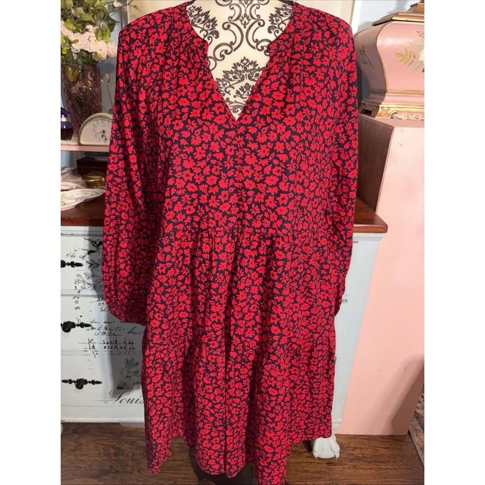 Vineyard Vines Tiered Dress Womens Large Black Red Floral V Neck. 100% Cotton.